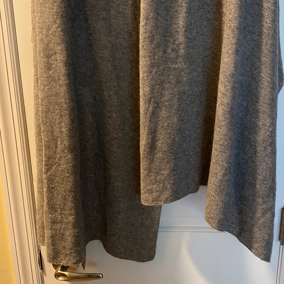💯 Luxurious Cashmere Gray Large Scarf Wrap Never Used - Picture 7 of 11